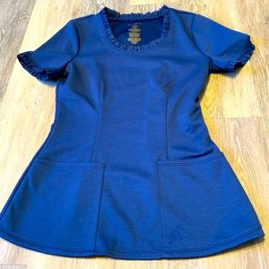 Jaanuu Ruffle Scoop Neck Scrub Top Navy blue
Size: Xs